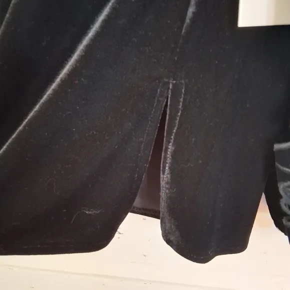 Joie Elegant Black Velvet Blouse with Unique Cutout Sleeves Size L - Picture 13 of 15